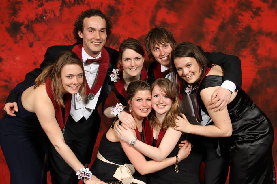 vergroot /fotos-besturen/2012.jpg
